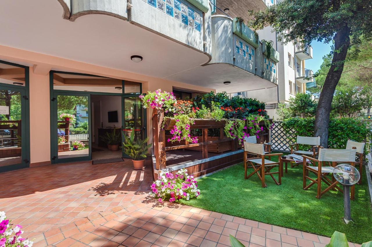 Hotel Residence Jamaica Milano Marittima Zewnętrze zdjęcie